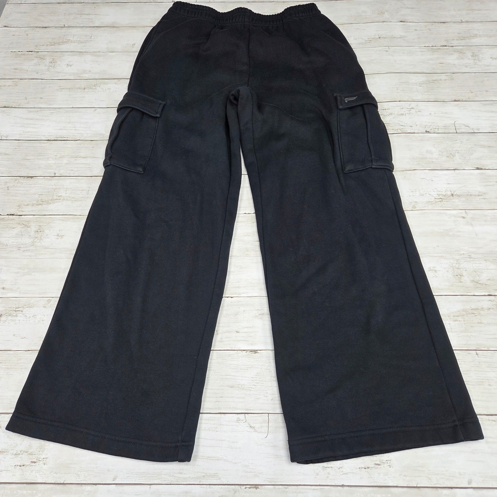 Fabletics Wide Leg Cargo Sweatpants Women M Black Fleece Lined PT2356949-0001